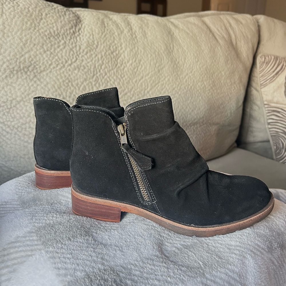 Sofft Black Ankle Booties with Side Zipper and Low Heel